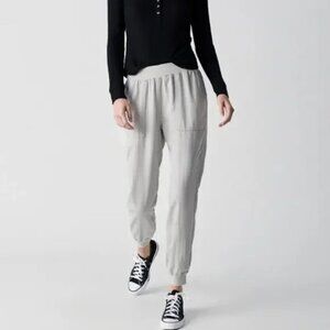 FAHERTY Arlie Day Jogger Pants Light Grey Size  Medium